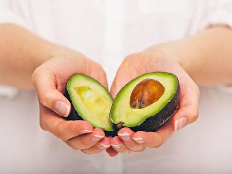 Doyan Alpukat? Kamu Bisa Dibayar Rp 4,4 Juta untuk Makan Buah Ini Tiap Hari