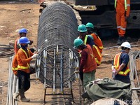 Saat LRT dan Kereta Cepat Mengalah Demi Kemacetan di Cikampek
