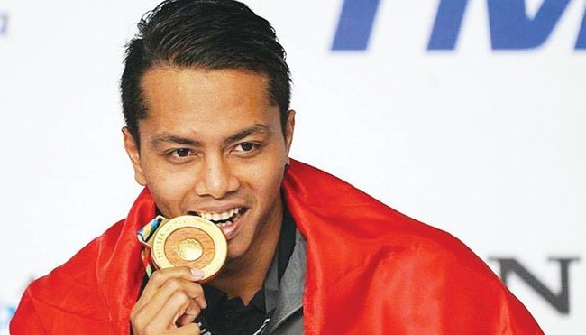 Ganteng dan berprestasi, Siman Sudartawa cukup menarik hati wanita. Di ajang Sea Games 2017 yang berlangsung di Kuala Lumpur, Malaysia, atlet renang itu pun berhasil meraih emas untuk Indonesia. Foto: Instagram