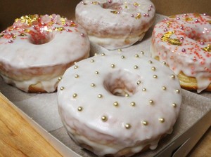 Sayang Dimakan! Donat dengan Paduan Proscesso Ini Cantik Sekali