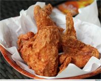 Yuk, Ngemil <i>Chicken Wings</i> Berbalut Keju dan Saus Thailand Malam Ini!