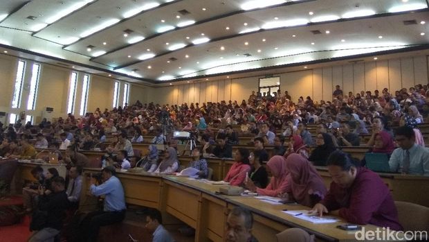 Sri Mulyani Beri Kuliah APBN ke Ratusan Mahasiswa UGM