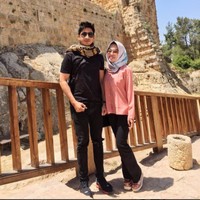 Ini momen di mana Lukman menemani Medina Zein saat ada bisnis di Yordania. Mereka terlihat serasi dan mesra.  Foto: Dok. Instagram @medinazein