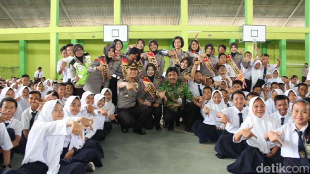 Pelajar di Jember diajak jauhi narkoba/