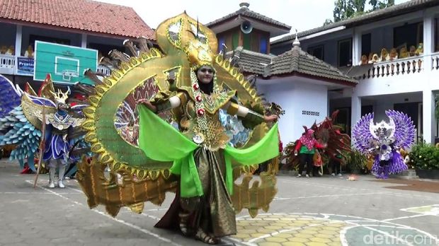 Karya-karya ini dibuat oleh siswa-siswa SMK.