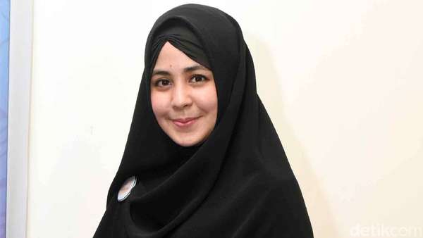 Ada Buah Hati, Risty Tagor Tak Bisa Sembunyikan Pernikahan Ketiganya Ada Buah Hati, Risty Tagor Tak Bisa Sembunyikan Pernikahan Ketiganya