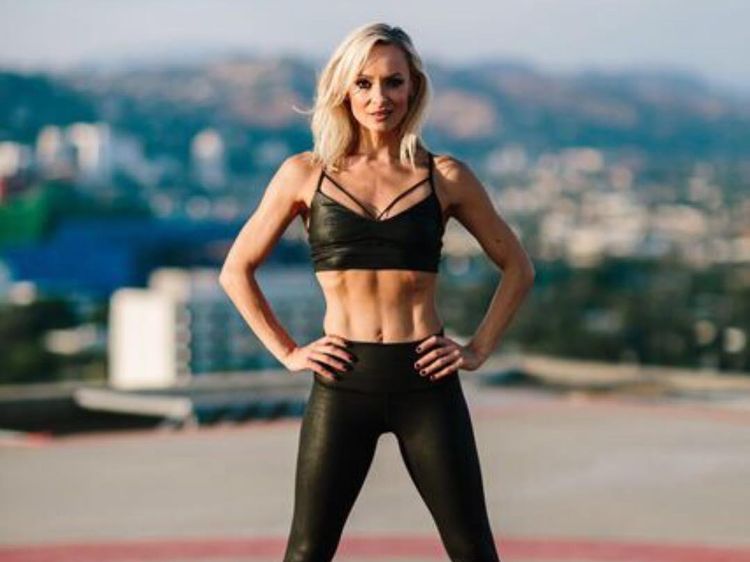 Tubuh Seksi dan Perut Sixpack Ala Personal Trainer Seleb Hollywood