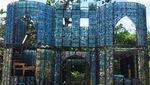 Foto: Desa dari Botol Plastik