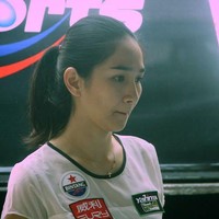 Aksi Angeline Magdalena Ticoalu ketika bermain biliar tak jarang membuat para lelaki terpana. Atlet berusia 32 tahun tersebut pun pernah meraih emas di Sea Games 2007. Foto: Instagram