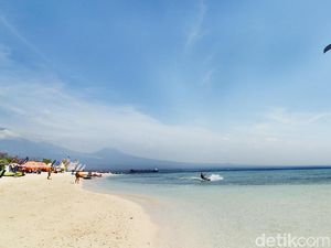 Celebrity on Vacation: Menjelajahi Pulau Tabuhan yang Eksotis