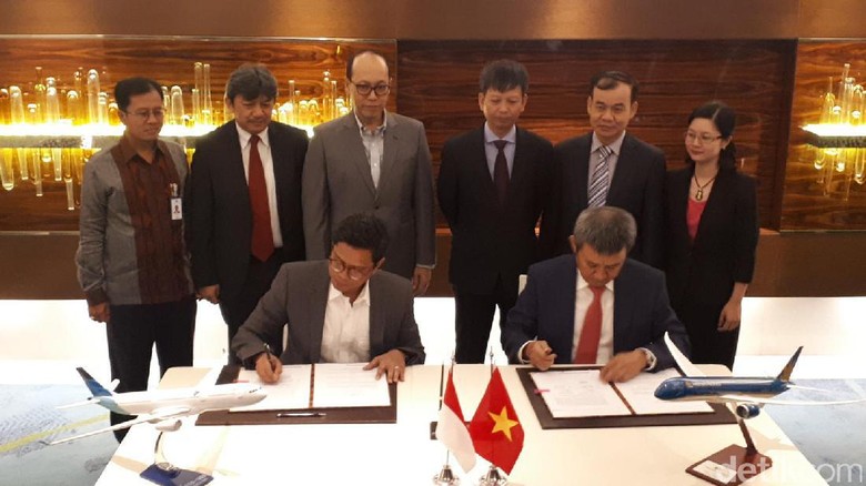 Foto: Penandatanganan MoU Garuda Indonesia dan Vietnam Airlines (Afif/detikTravel) Foto: Penandatanganan MoU Garuda Indonesia dan Vietnam Airlines (Afif/detikTravel)