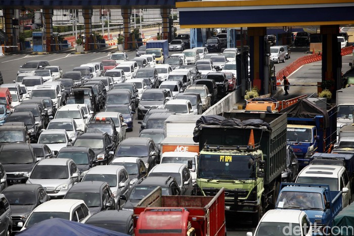 Wacana Mengurai Kemacetan di Tol  Cikampek  Bekasi Cawang  