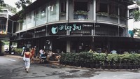 Jika Anda menyukai dessert, maka Anda wajib mengunjungi After You Dessert Cafe. Kafe ini dikenal dengan hidangan Honey Shibuya Toast dan Strawberry Cheesecake Japanese Shaved Ice yang tidak akan membuat kecewa.