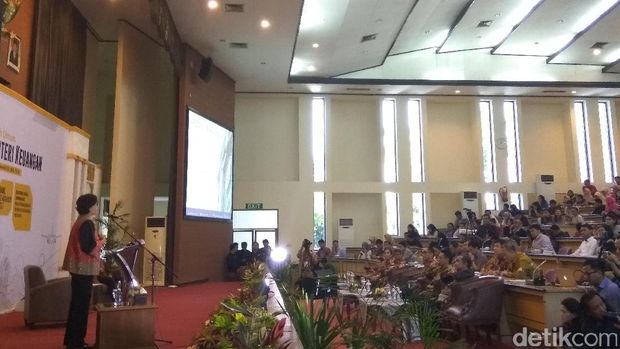Sri Mulyani Beri Kuliah APBN ke Ratusan Mahasiswa UGM