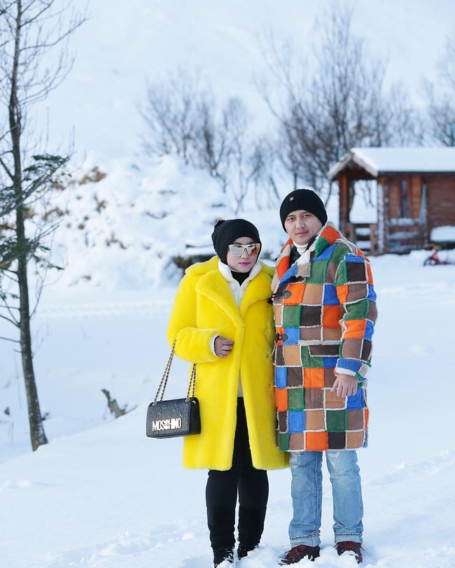 Pemilik First Travel Andika Surachman memakai Coat Moschino by Jeremy Scott seharga Rp 30 juta. Foto: Dok. Instagram