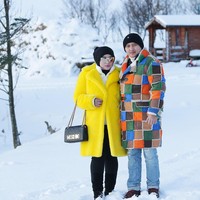 Pemilik First Travel Andika Surachman memakai Coat Moschino by Jeremy Scott seharga Rp 30 juta. Foto: Dok. Instagram