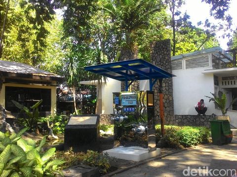 Kran air siap minum di Taman Bungkul tampak bersih/