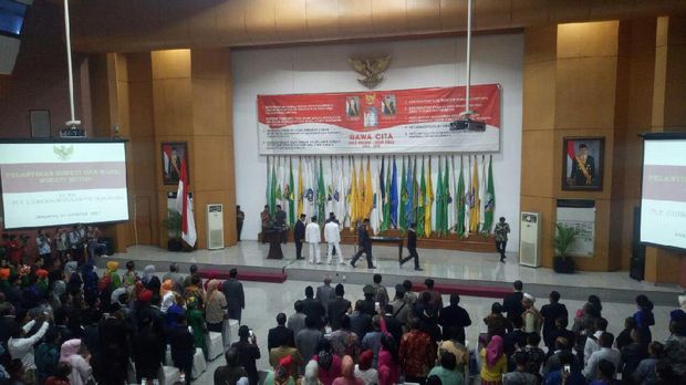Usai Dilantik Jadi Bupati Buton, Samsu Umar Langsung Dinonaktifkan