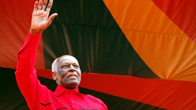 Kisah Anak Tukang Batu yang Jadi Presiden Angola Selama 38 Tahun Kisah Anak Tukang Batu yang Jadi Presiden Angola Selama 38 Tahun