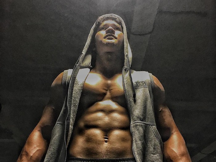 Ilustrasi perut sixpack. Foto: instagram/@iko.uwais Ilustrasi perut sixpack. Foto: instagram/@iko.uwais
