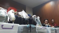 Barang bukti ini ditempatkan di 33 kontainer plastik. Nur Indah/detikcom