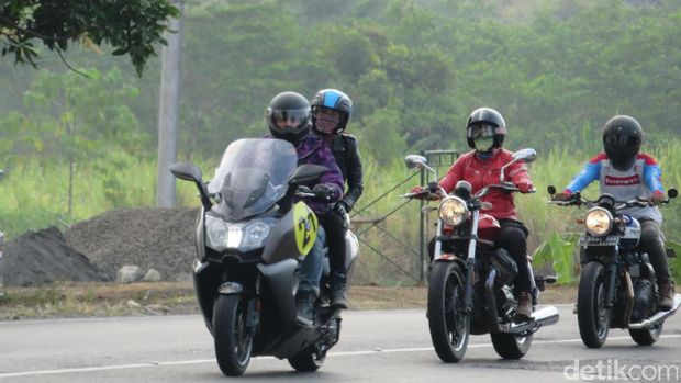 Touring dengan Sopan, Baikers Dapat Apresiasi dari Polres Probolinggo