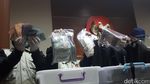 Foto: Ini Duit SGD, USD dan Euro Bukti Kasus Suap Dirjen Hubla