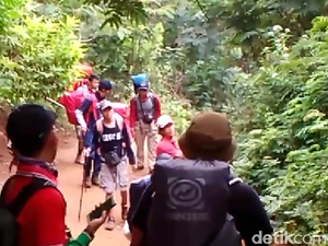 Oknum Warga yang Palak Pendaki di Gunung Guntur Bawa Golok