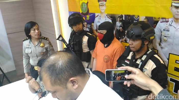 Polisi Bongkar Prostitusi Online di Jaksel, Tarifnya Rp 10 Juta