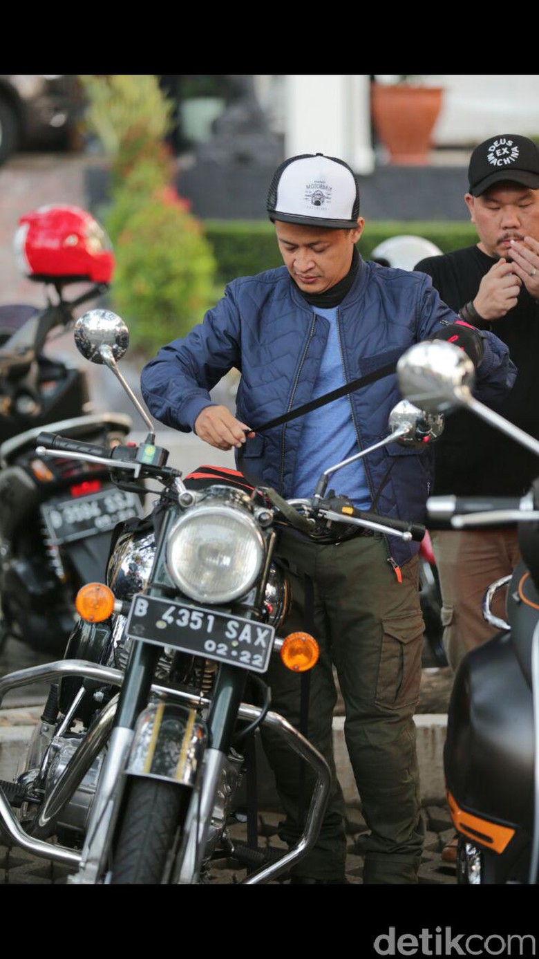 Denny Chasmala di simPATI Motorbaik 2017 (Foto: Ruly Kurniawan) Denny Chasmala di simPATI Motorbaik 2017 (Foto: Ruly Kurniawan)