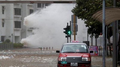 Ganasnya Topan Hato yang Tewaskan 12 Orang di Hong Kong dan Macau
