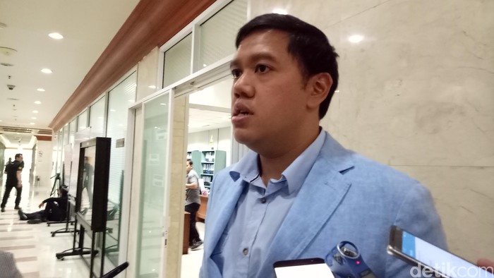 Anggota Komisi I DPR Dave Laksono