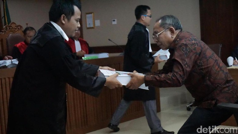 Suap P2KTrans, Charles Mesang Dituntut 5 Tahun Suap P2KTrans, Charles Mesang Dituntut 5 Tahun