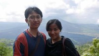Kebersamaan Andika dan Anniesa sudah terabadikan sejak mereka belum hidup glamor. Seperti misalnya di foto ini (Foto: Dok. Facebook)