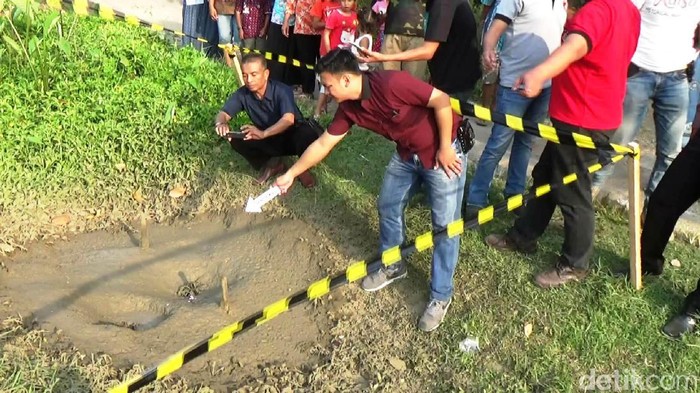 Polisi Gelar Olah TKP Semburan Lumpur di Kebumen