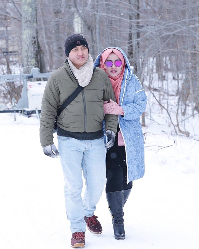 Pemilik First Travel Andika Surachman memakai topi Louis Vuitton Petit Damier seharga Rp 3,5 juta. Foto: Dok. Instagram