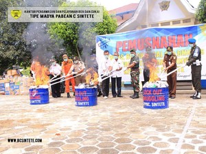 Ratusan Ribu Batang Rokok dari Jalan Tikus Dimusnahkan