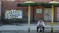 Pihak berwenang menyatakan desa tersebut ditutup pada 1998 silam karena depopulasi yang disebabkan mekanisasi ekonomi. Termasuk di antaranya eksodus dari Serbia. (Foto: Dok. Reuters/Marko Djurica)