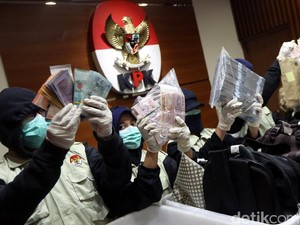 KPK Pamer Duit Suap Rp 20 Miliar Dirjen Hubla