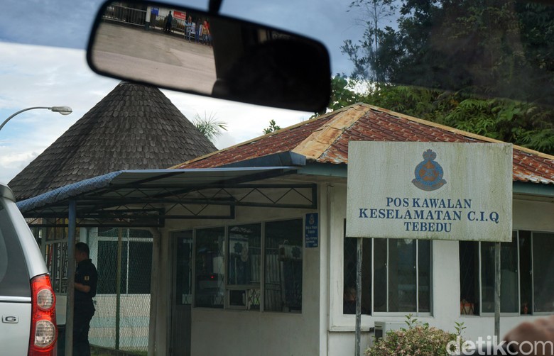 Melihat Perbedaan Pos Lintas Batas Entikong dengan Tebedu Malaysia Melihat Perbedaan Pos Lintas Batas Entikong dengan Tebedu Malaysia