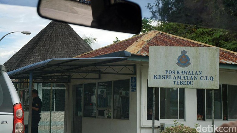 Pos Lintas Batas Tebedu Malaysia (Rachman Haryanto/detikTravel) Pos Lintas Batas Tebedu Malaysia (Rachman Haryanto/detikTravel)