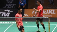 Sempat kehilangan gim kedua, Fajar/Rian akhirnya menang 21-12, 16-21, 21-14 untuk memberikan poin kedua bagi Indonesia. Foto: dok. Humas PBSI
