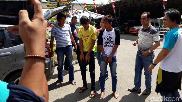Polisi Bekuk Pelaku Perusakan Taksi Online di Palembang
