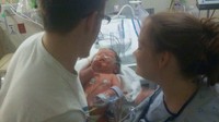 Bayi tersebut merupakan anak dari Alicia Zeek dan Zachary Smith