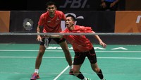 Fajar Alfian/Muhammad Rian Ardianto yang turun di partai kedua harus bertarung tiga gim melawan Ong Yew Sin/Teo Ee Yi. Foto: dok. Humas PBSI