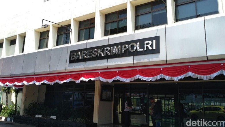 Dilaporkan Pencemaran Nama Baik, Asyari Usman Diperiksa Bareskrim Dilaporkan Pencemaran Nama Baik, Asyari Usman Diperiksa Bareskrim