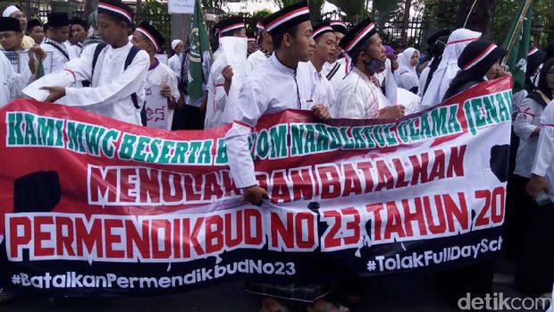 Warga NU demo di Kota Solo