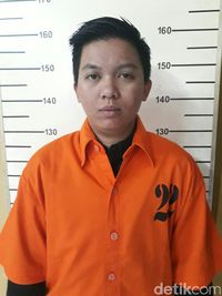 Kiki Hasibuan di tahanan / 
