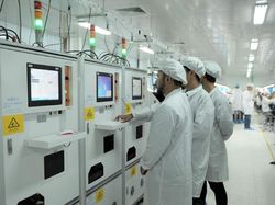 Mengintip Proses Pembuatan Ponsel Vivo