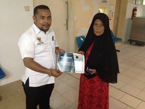 Kisahnya Viral, Nenek Martini Korban First Travel Dapat Bantuan